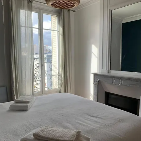 Corentin * Issy-les-Moulineaux